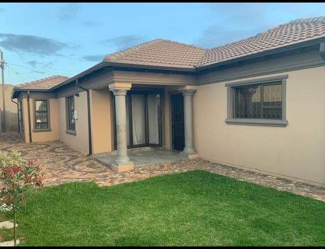 3 BEDROOM HOUSE FOR SALE IN HOSPITAL VIEW